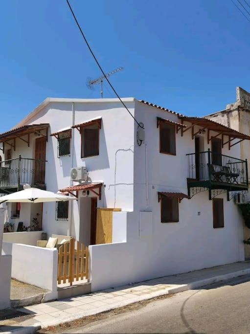 Villa Nikόla'S House Mourniaí Esterno foto